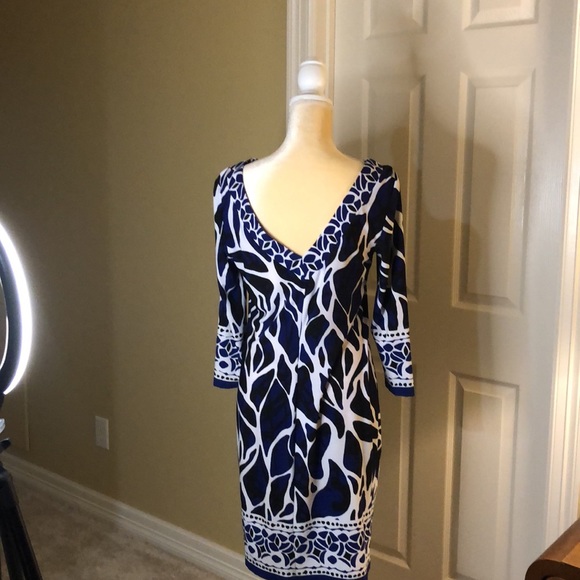 Muse dress by Boston Proper Atm pit to arm pit 17 1/2 in. Length 35 inches. - Picture 3 of 9